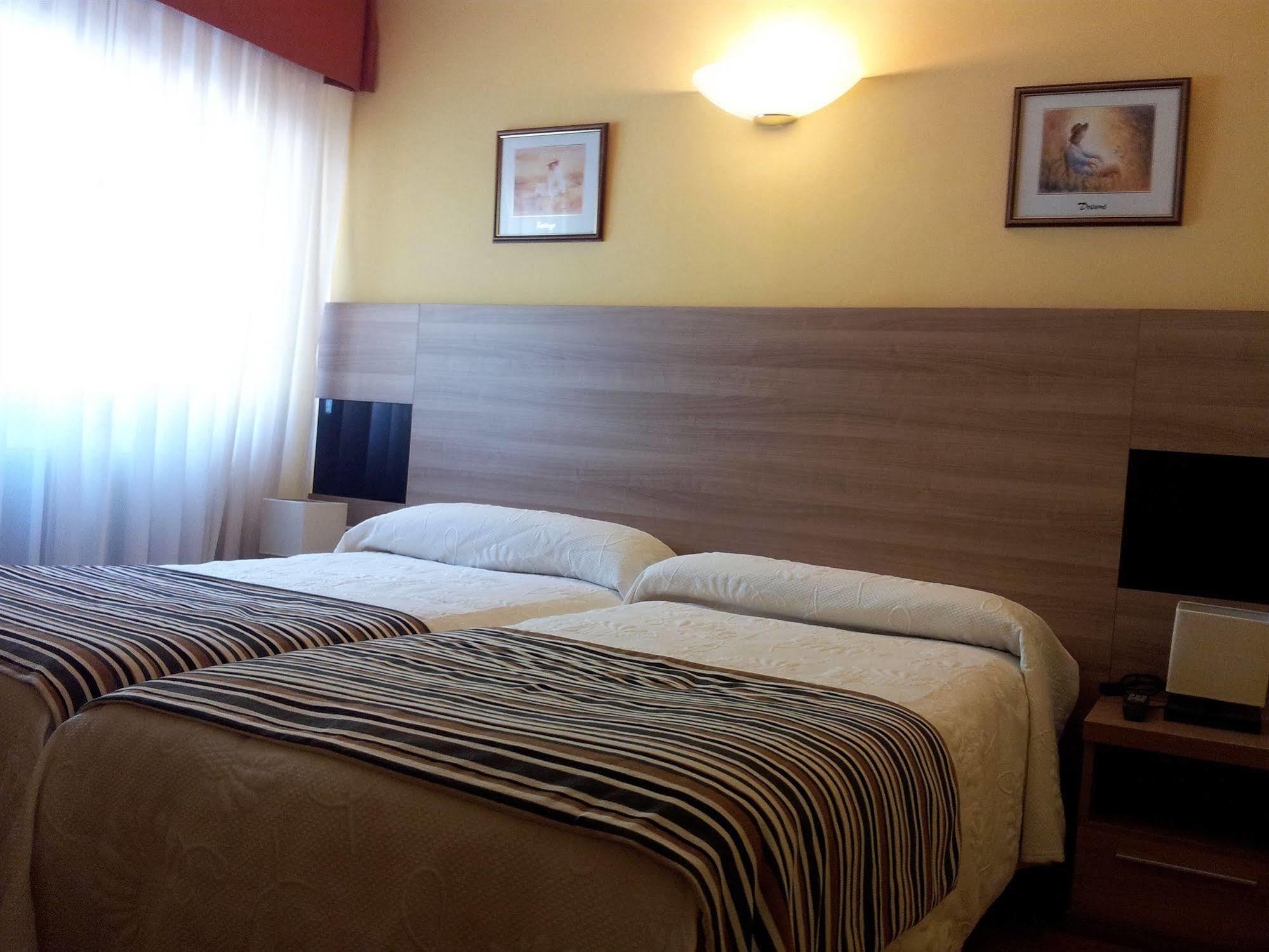 Hotel Penagrande Cangas del Narcea Kültér fotó