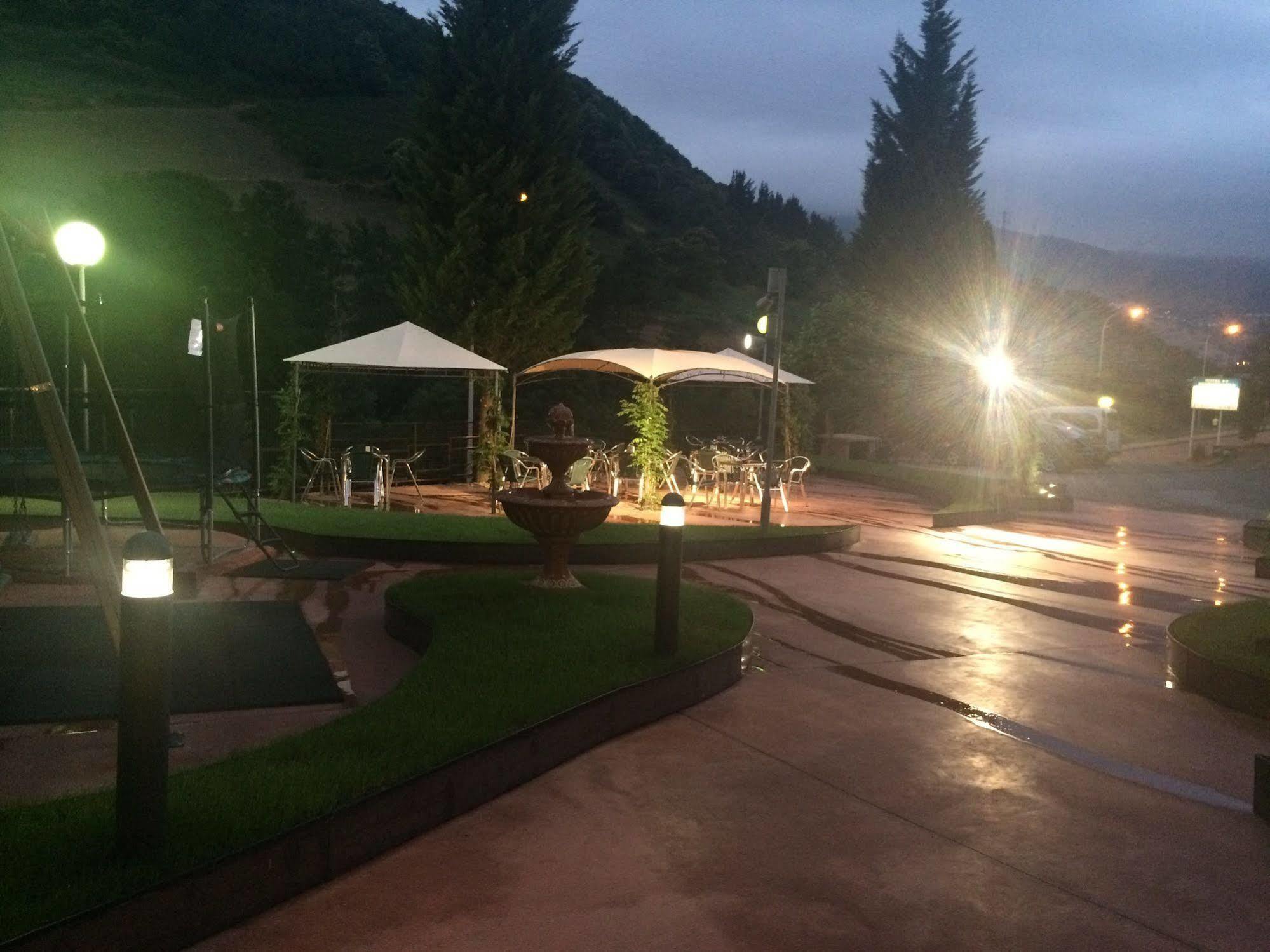 Hotel Penagrande Cangas del Narcea Kültér fotó